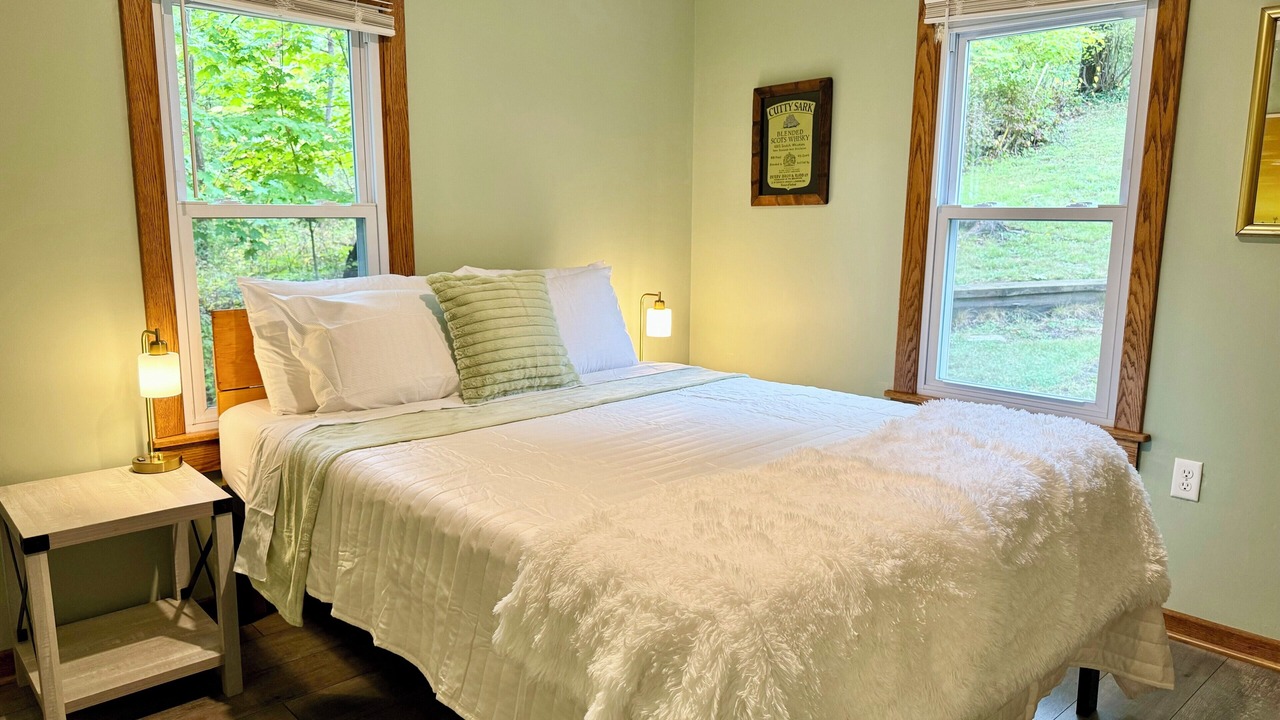 Photo of Bedroom in Lansing