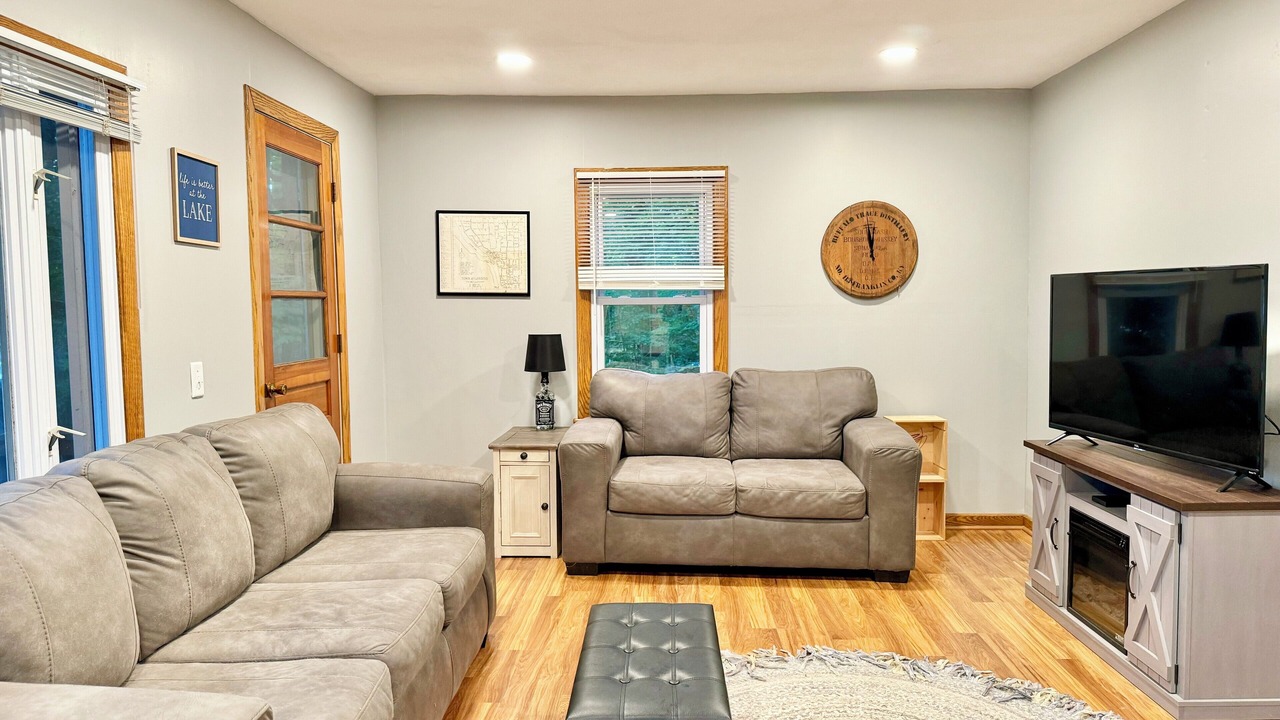 Photo of Livingroom in Lansing