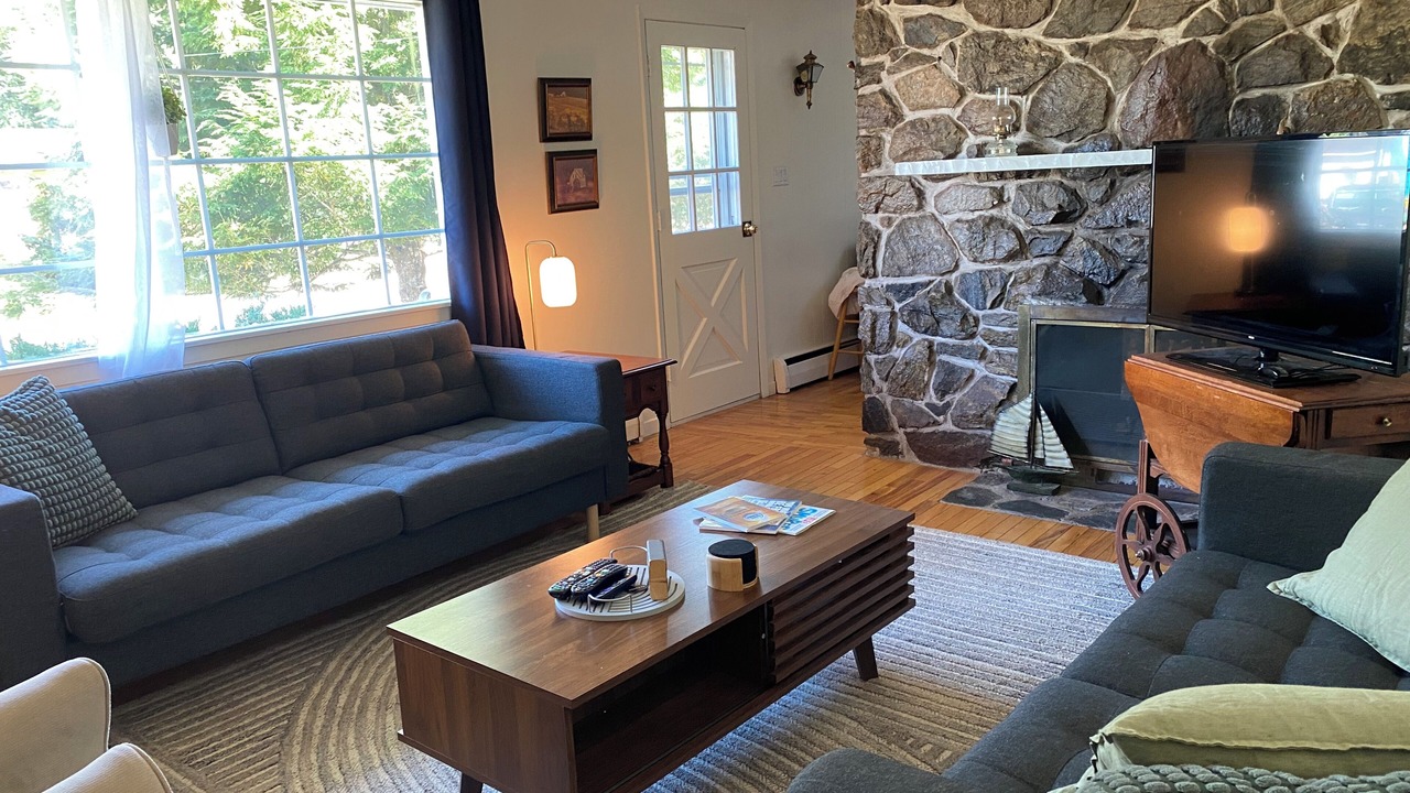 Photo of Livingroom in Truro
