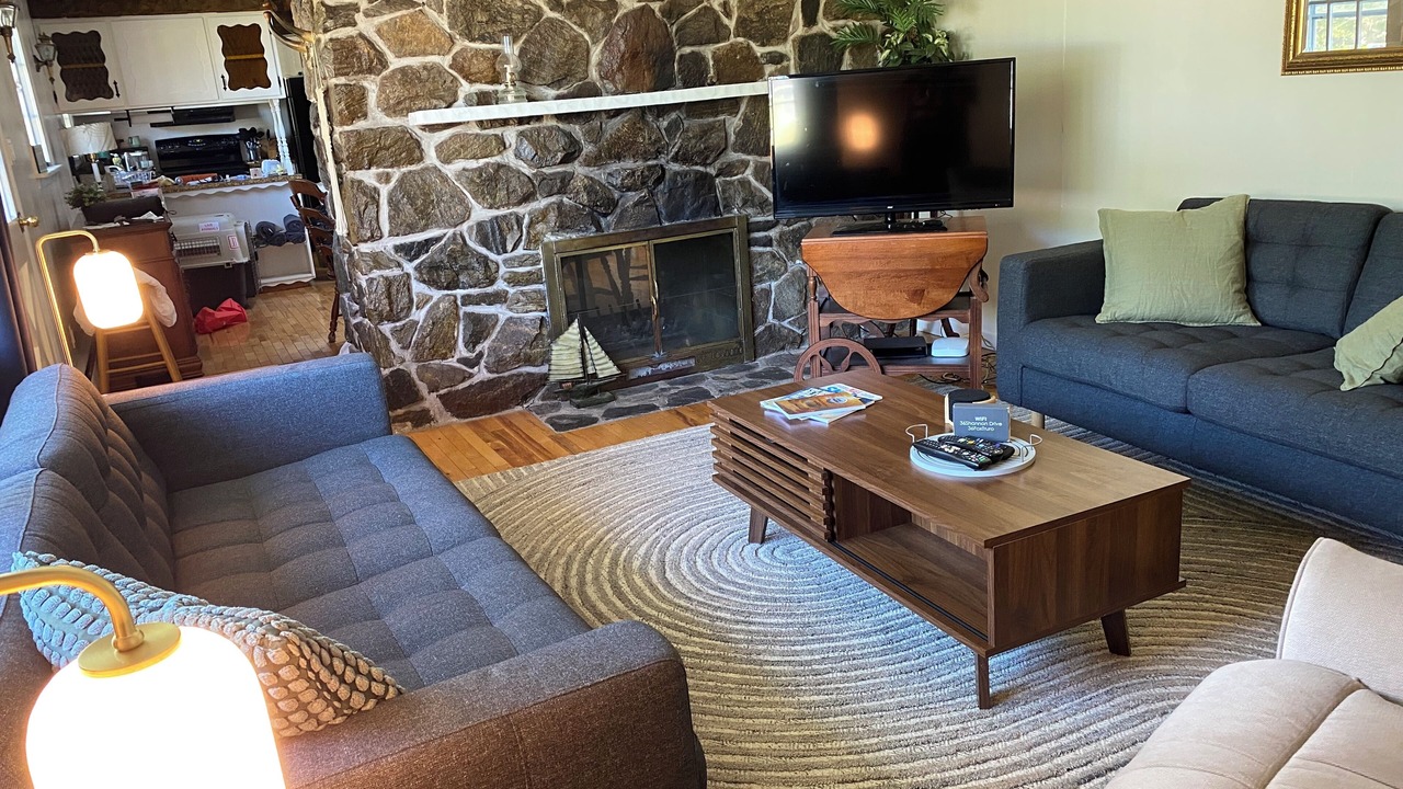 Photo of Livingroom in Truro