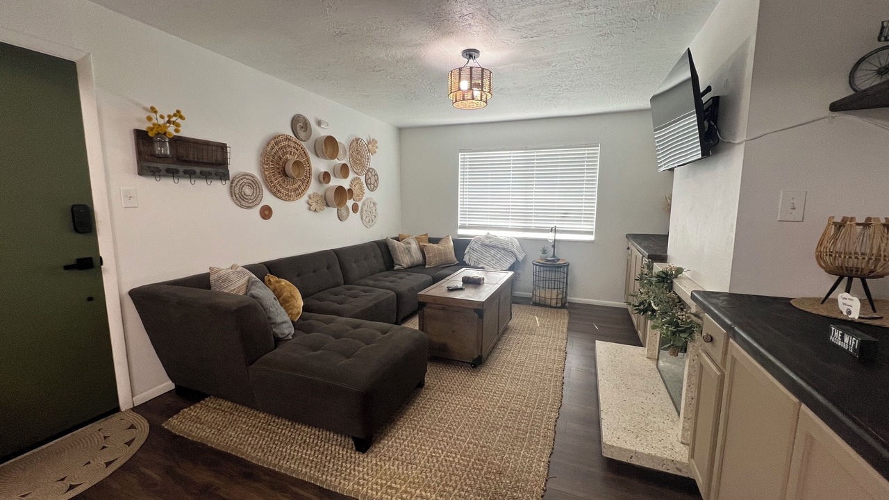 Photo of Livingroom in Logan