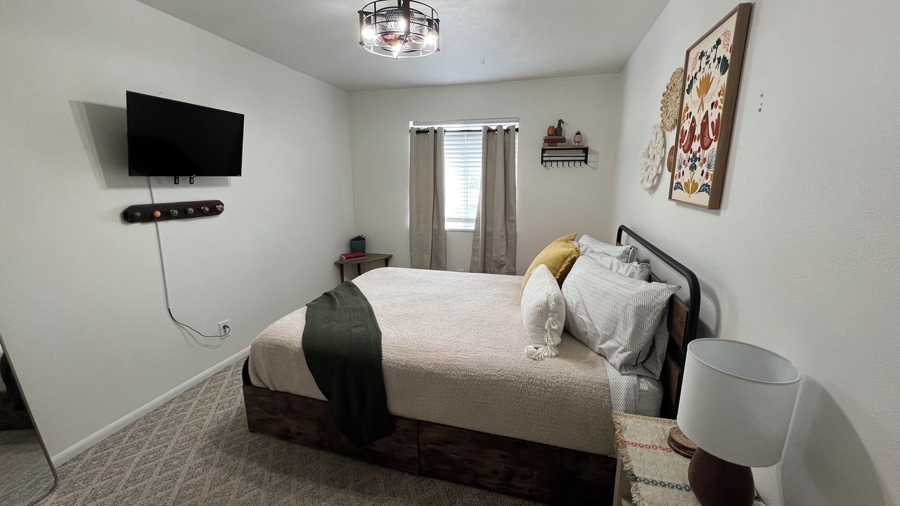 Photo of Bedroom in Logan