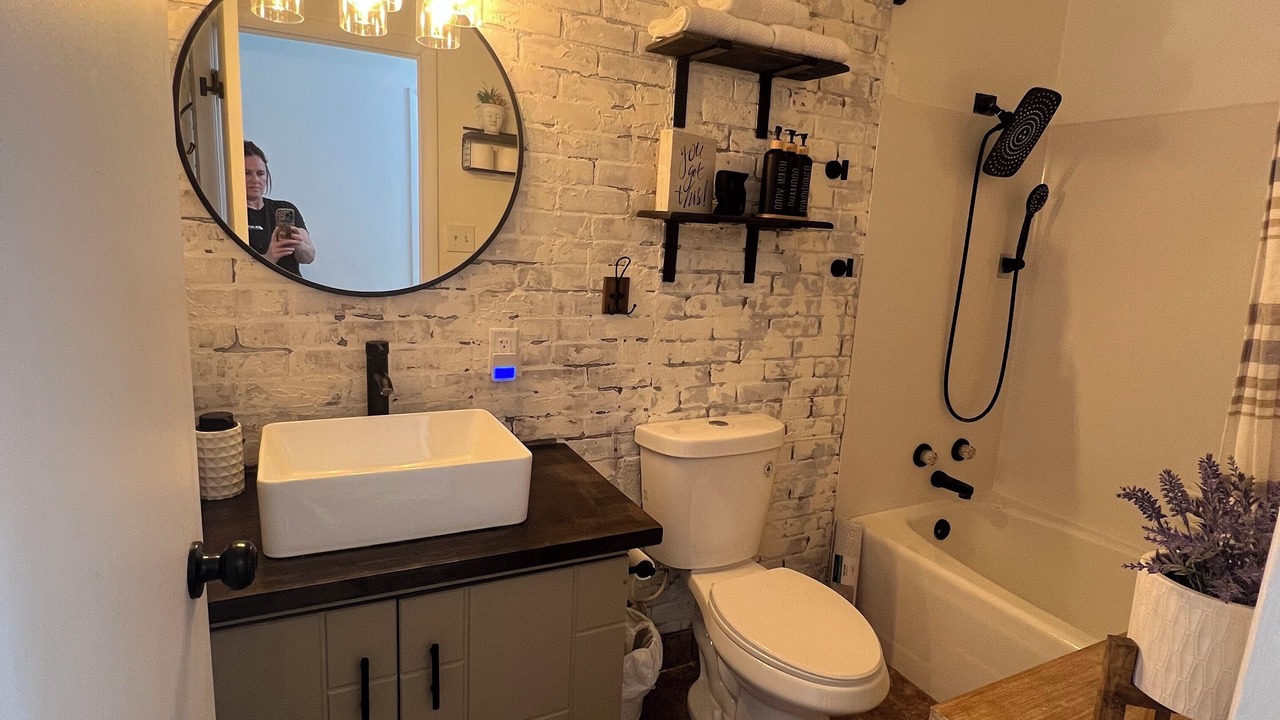 Photo of Bathroom in Logan