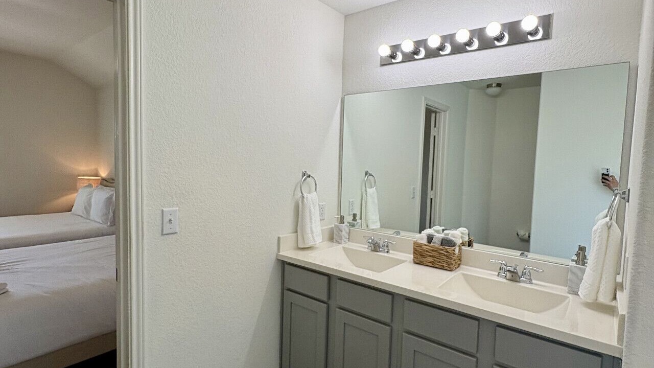 Photo of Bathroom in Del Valle