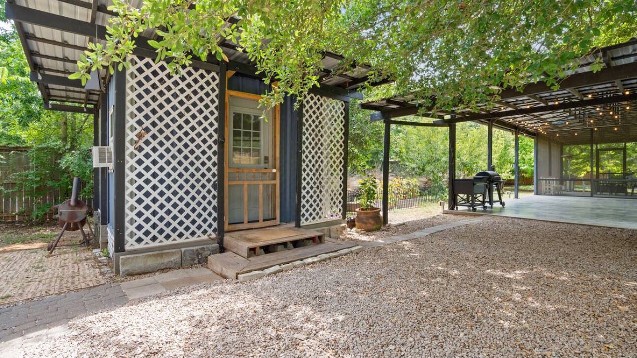 Photo of Patio Balcony in Brushy Bend Park