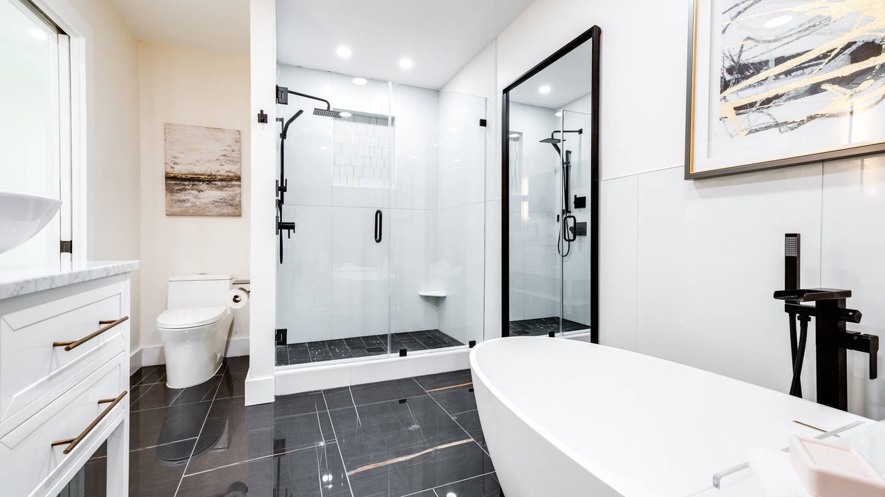 Photo of Bathroom in Saddlebrook
