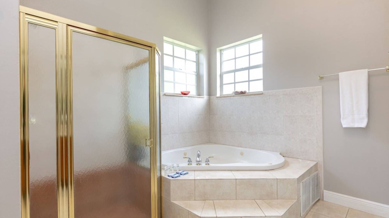 Photo of Bathroom in Plantation