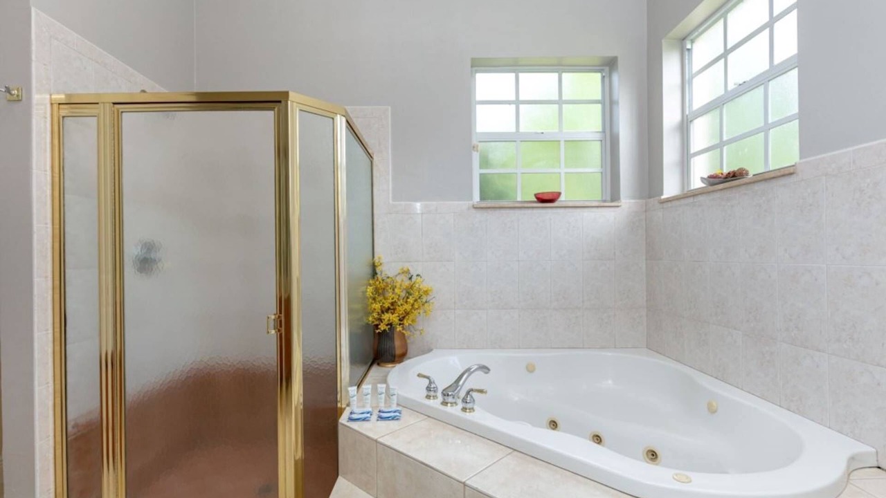 Photo of Bathroom in Plantation