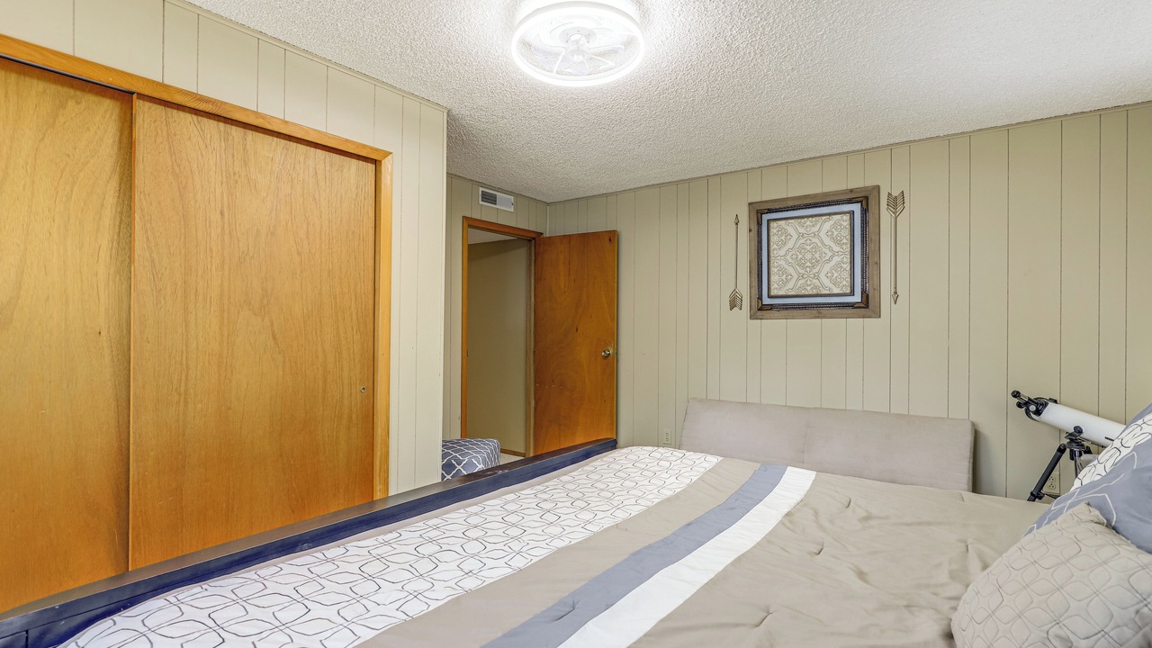 Photo of Bedroom in Pine Hollow