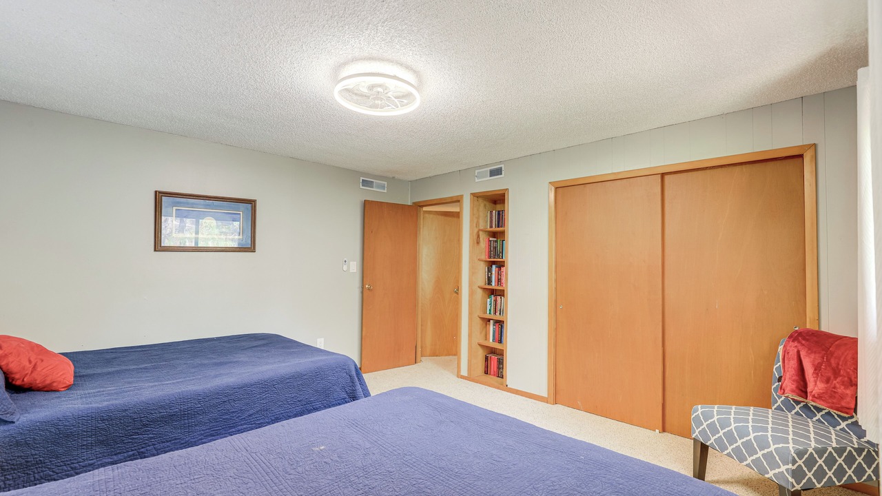 Photo of Bedroom in Pine Hollow