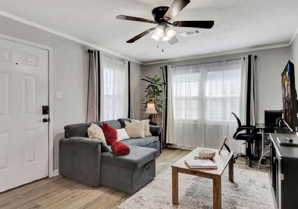 Photo of Livingroom in Pine Bluff