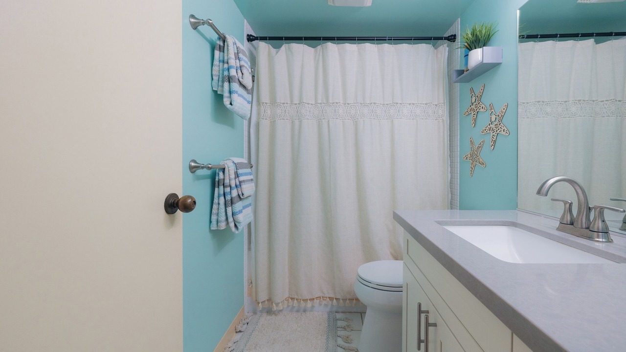 Photo of Bathroom in Downtown Honolulu