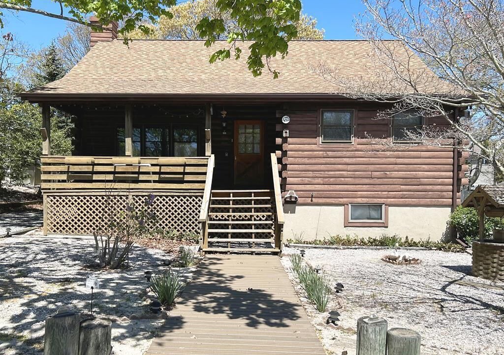 Photo of Outdoor in Town Bank