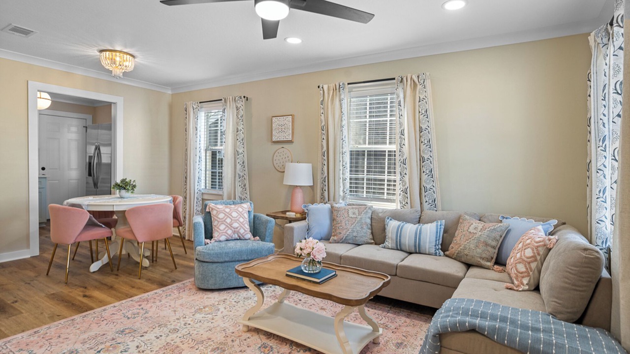 Photo of Livingroom in Laurel