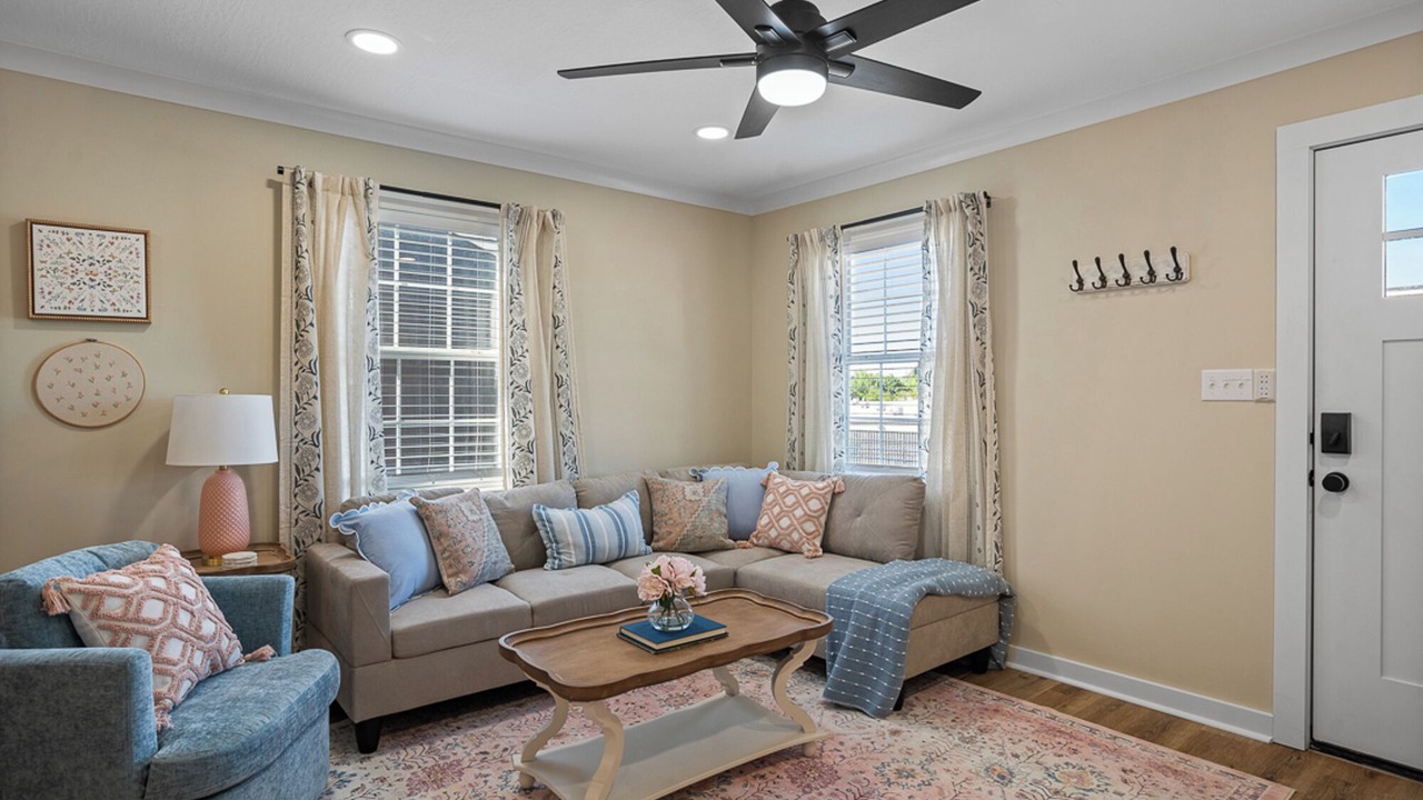 Photo of Livingroom in Laurel