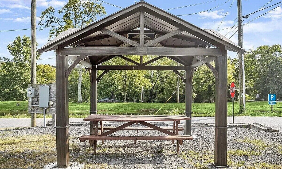 Photo of Outdoor in Hancock