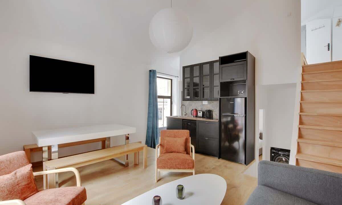 Photo of Livingroom in Quartier des Grandes-Carrieres