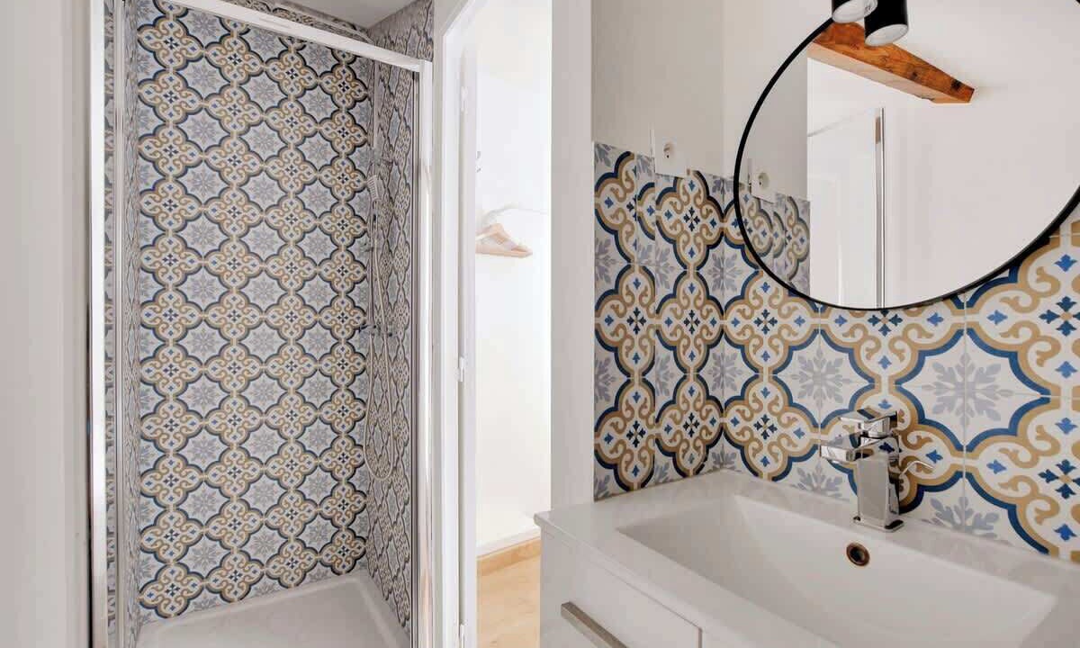 Photo of Bathroom in Quartier des Grandes-Carrieres
