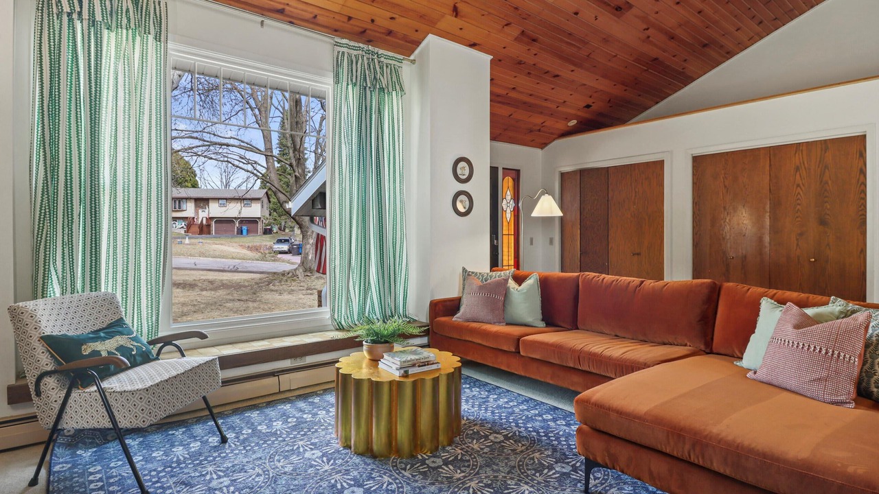 Photo of Livingroom in West Baraboo