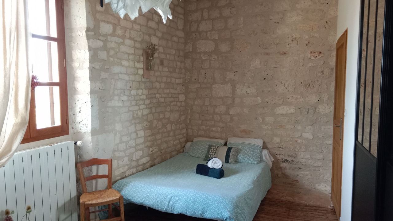 Photo of Bedroom in Villeneuve-sur-Vere
