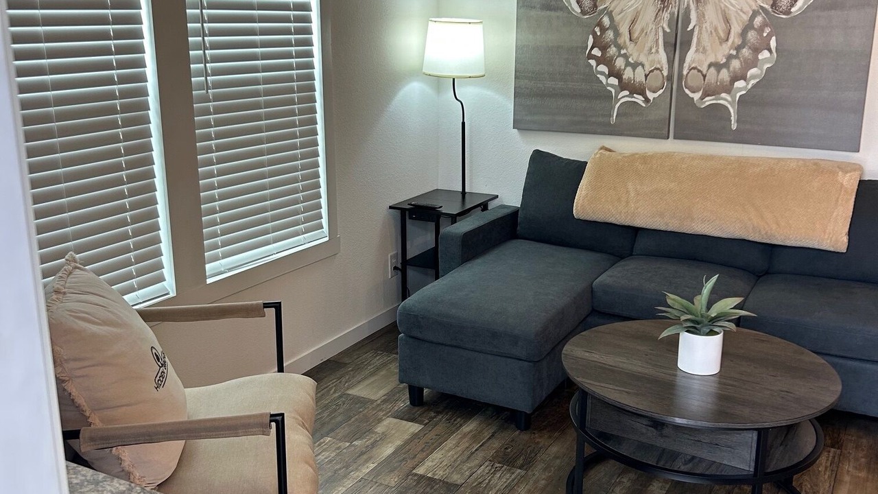 Photo of Livingroom in Honey Grove