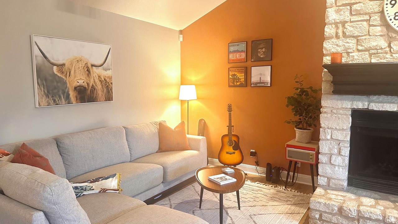 Photo of Livingroom in Apache Shores