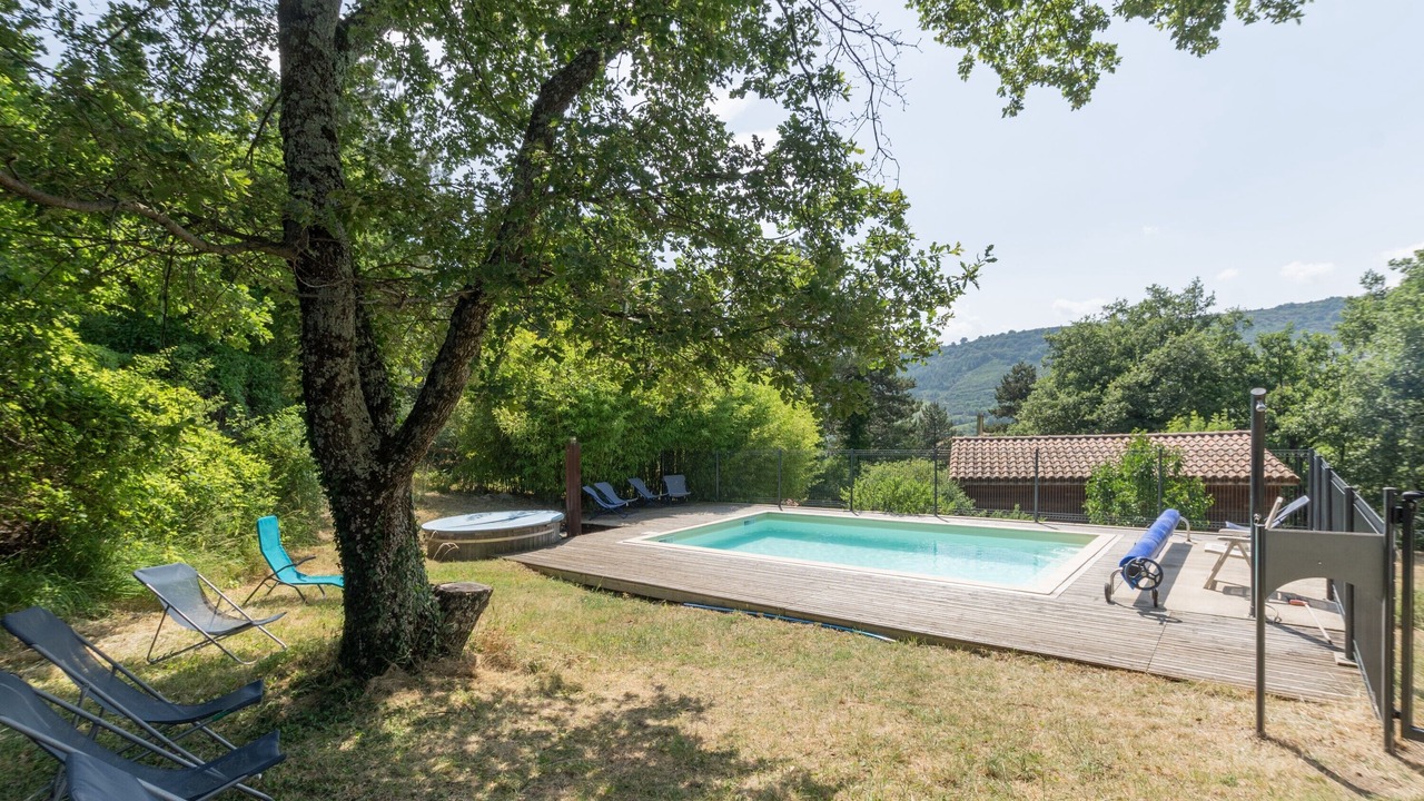 Photo of Outdoor in Darbres