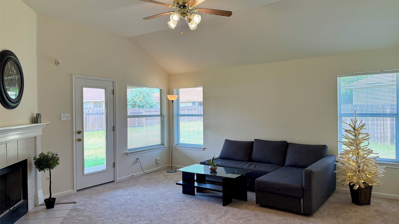 Photo of Livingroom in Chandler Creek