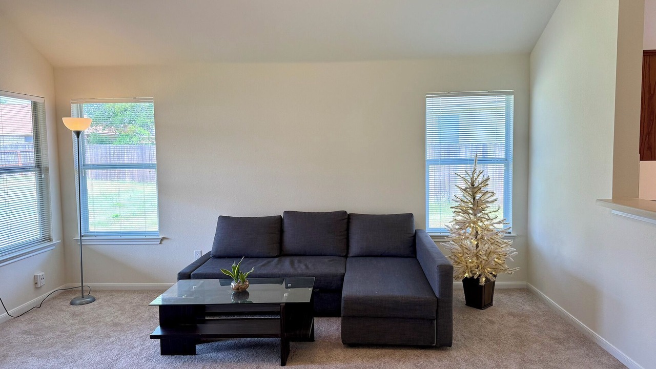 Photo of Livingroom in Chandler Creek