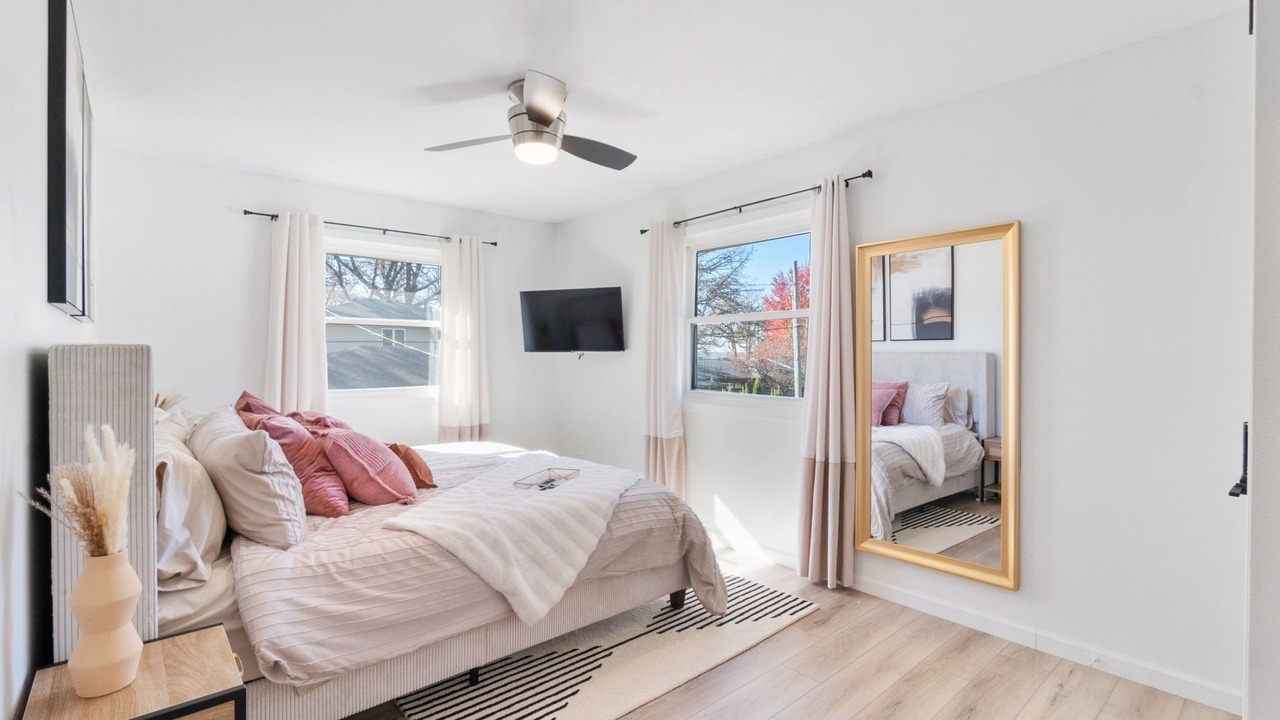 Photo of Bedroom in Clear Lake