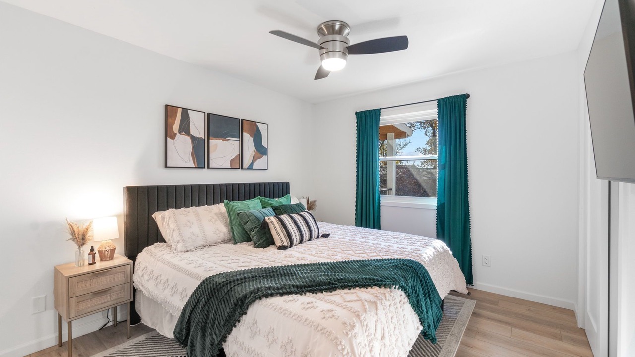 Photo of Bedroom in Clear Lake