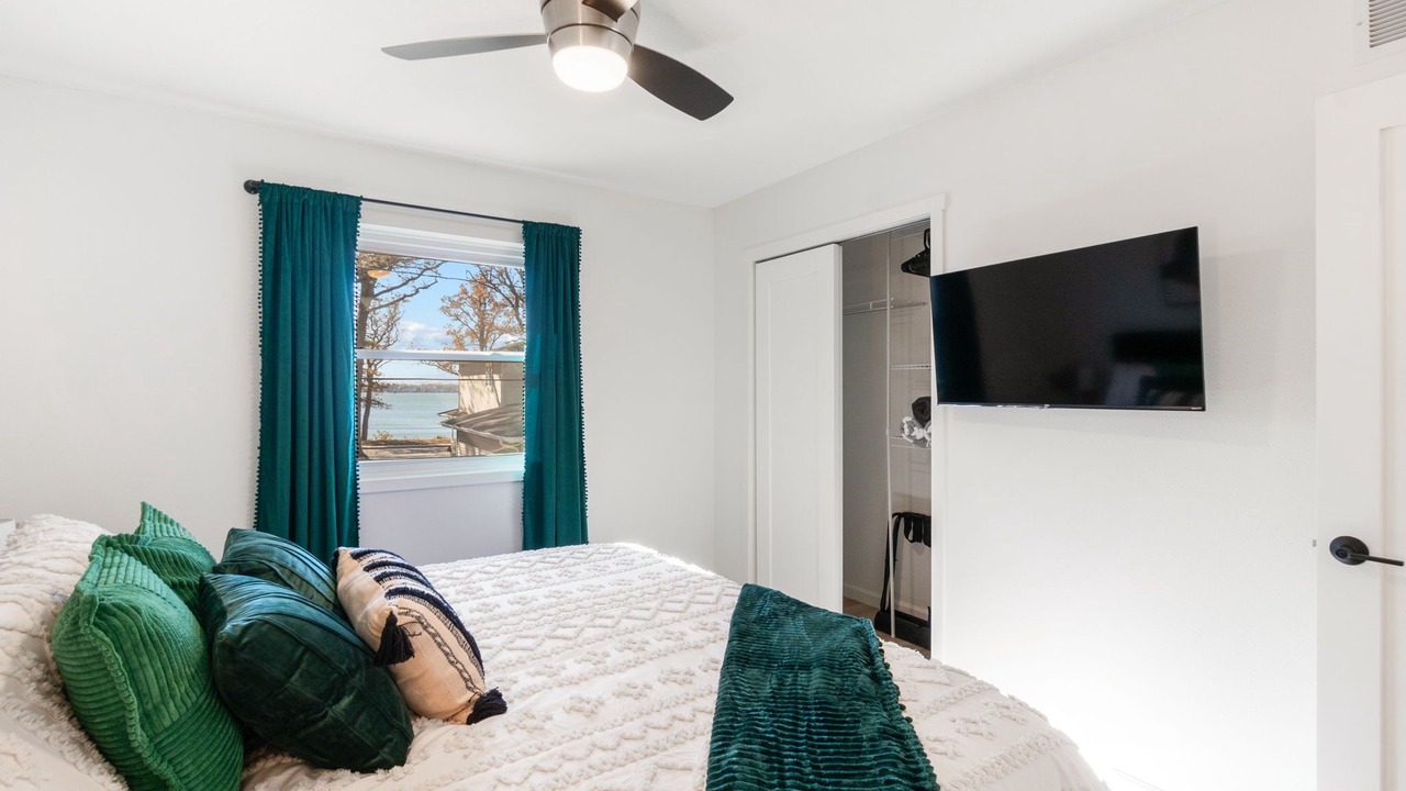 Photo of Bedroom in Clear Lake