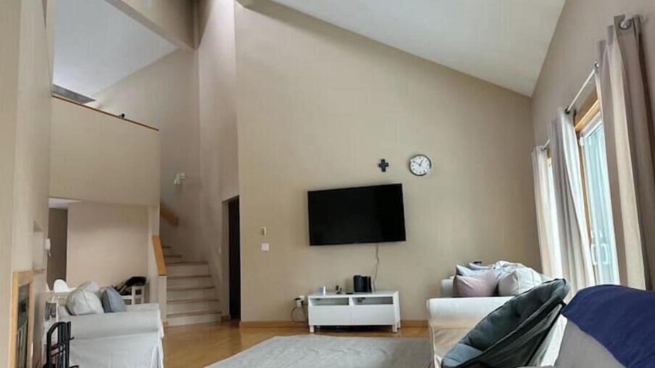 Photo of Livingroom in Manlius