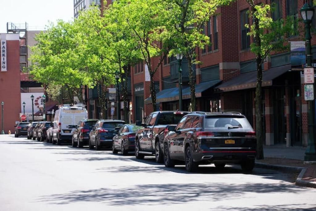 Photo of Others in Downtown Syracuse