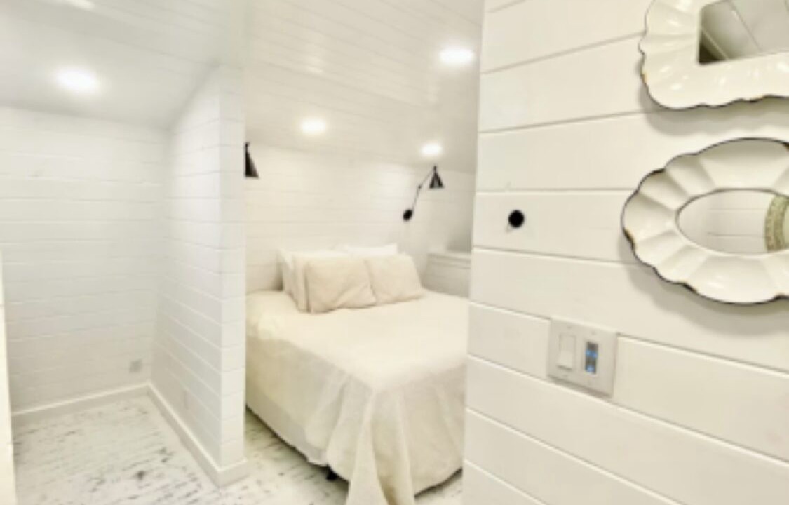 Photo of Bedroom in Sunset