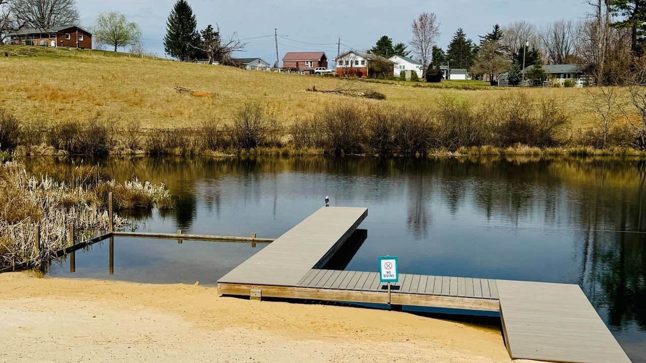 Photo of Others in Floyd