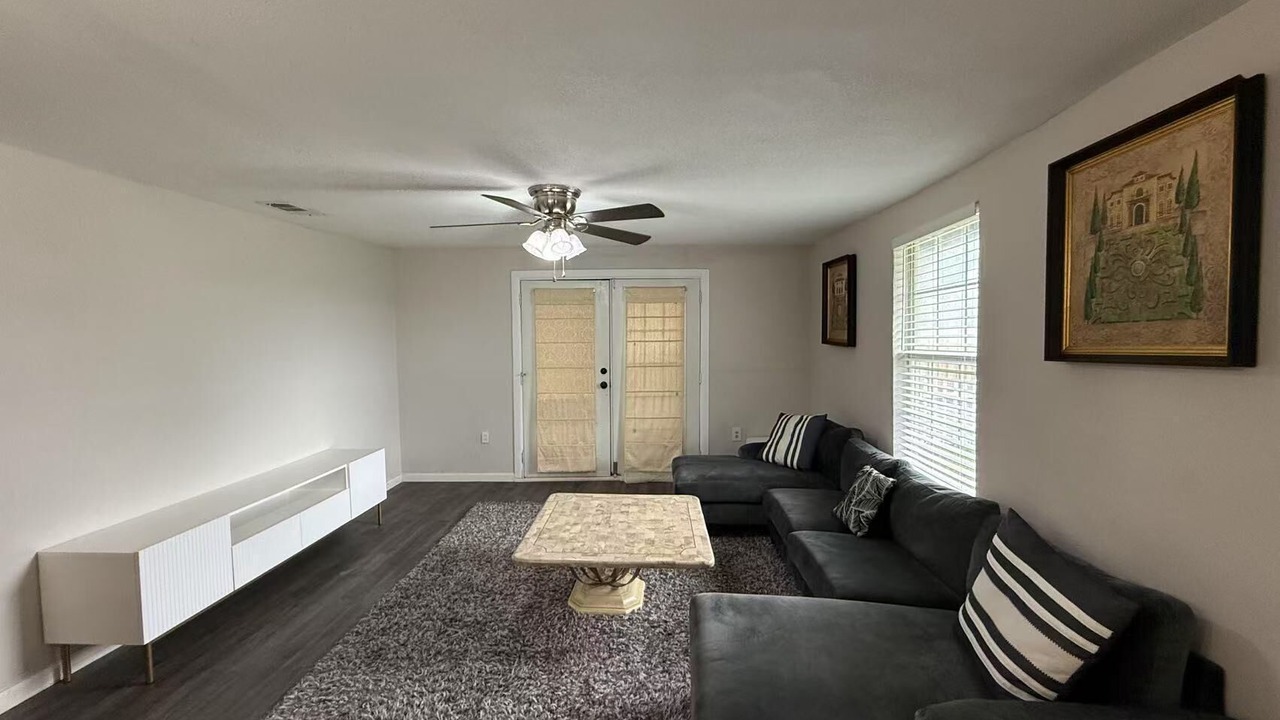 Photo of Livingroom in Wylie