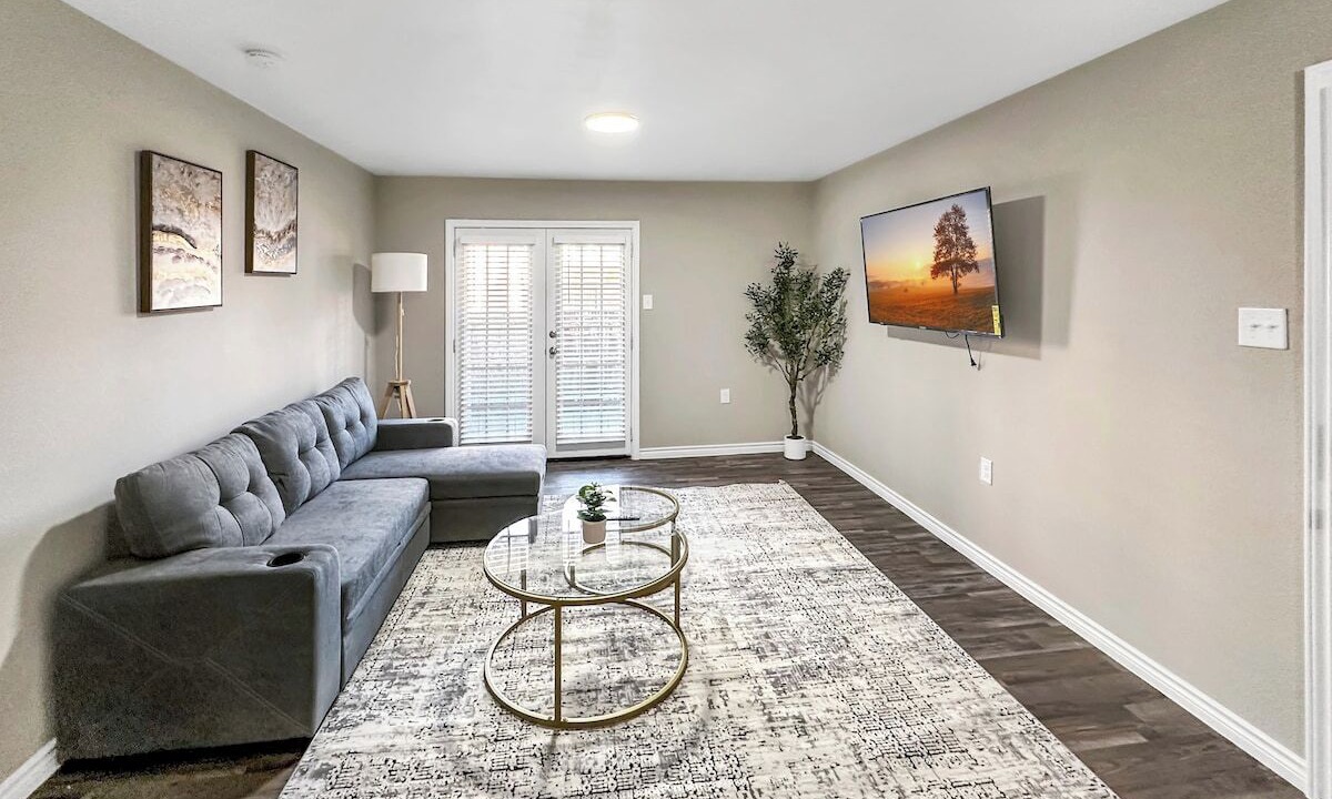 Photo of Livingroom in Addison