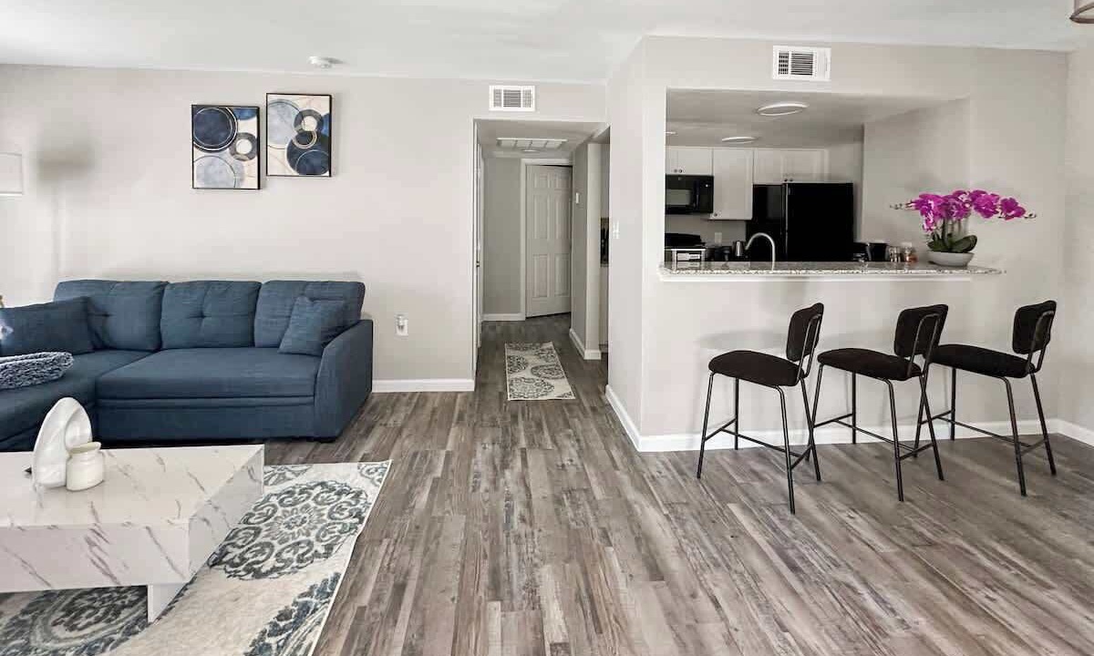 Photo of Livingroom in Addison