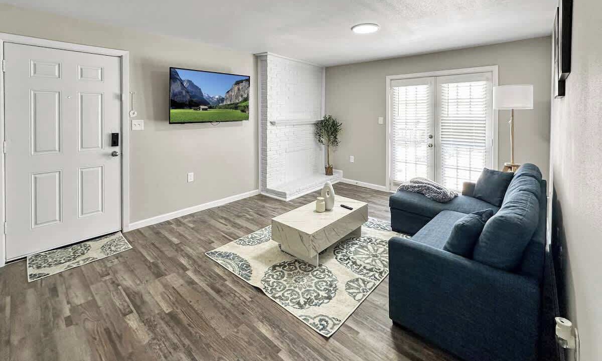 Photo of Livingroom in Addison