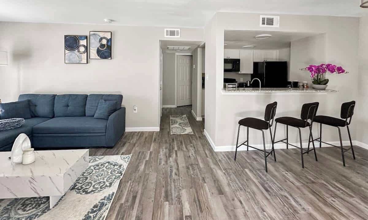 Photo of Livingroom in Addison