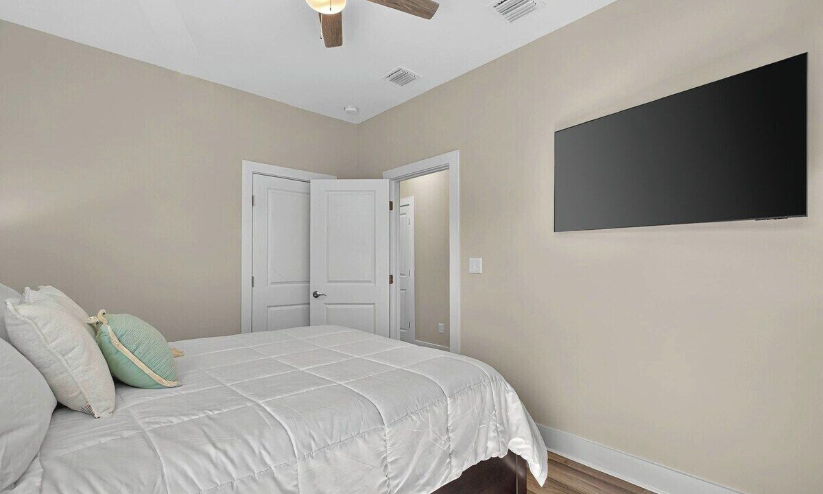 Photo of Bedroom in Alligator Point