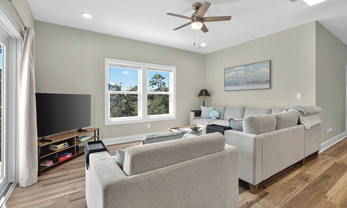 Photo of Livingroom in Alligator Point