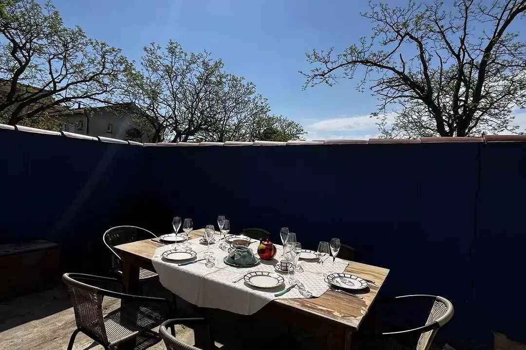 Photo of Outdoor in La Jetee