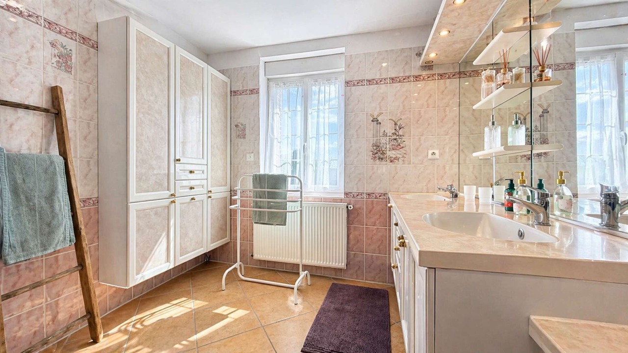 Photo of Bathroom in Anceins