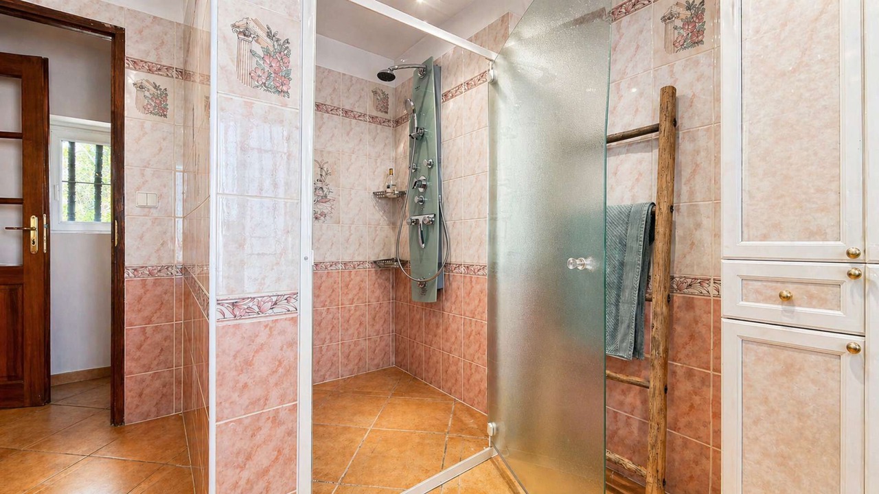 Photo of Bathroom in Anceins