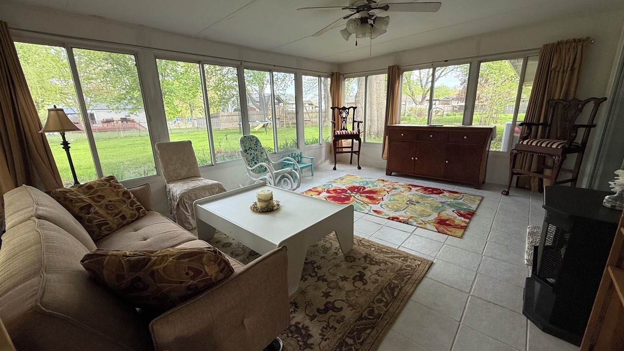 Photo of Livingroom in Boulder Hill