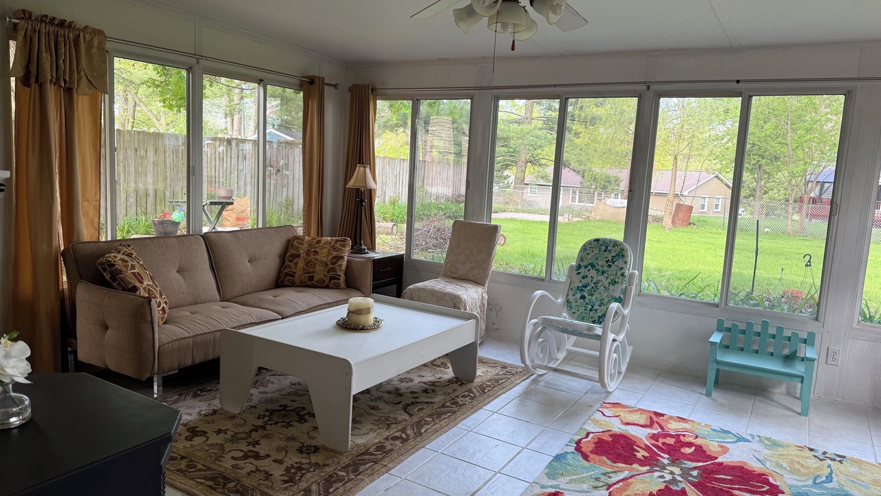 Photo of Livingroom in Boulder Hill