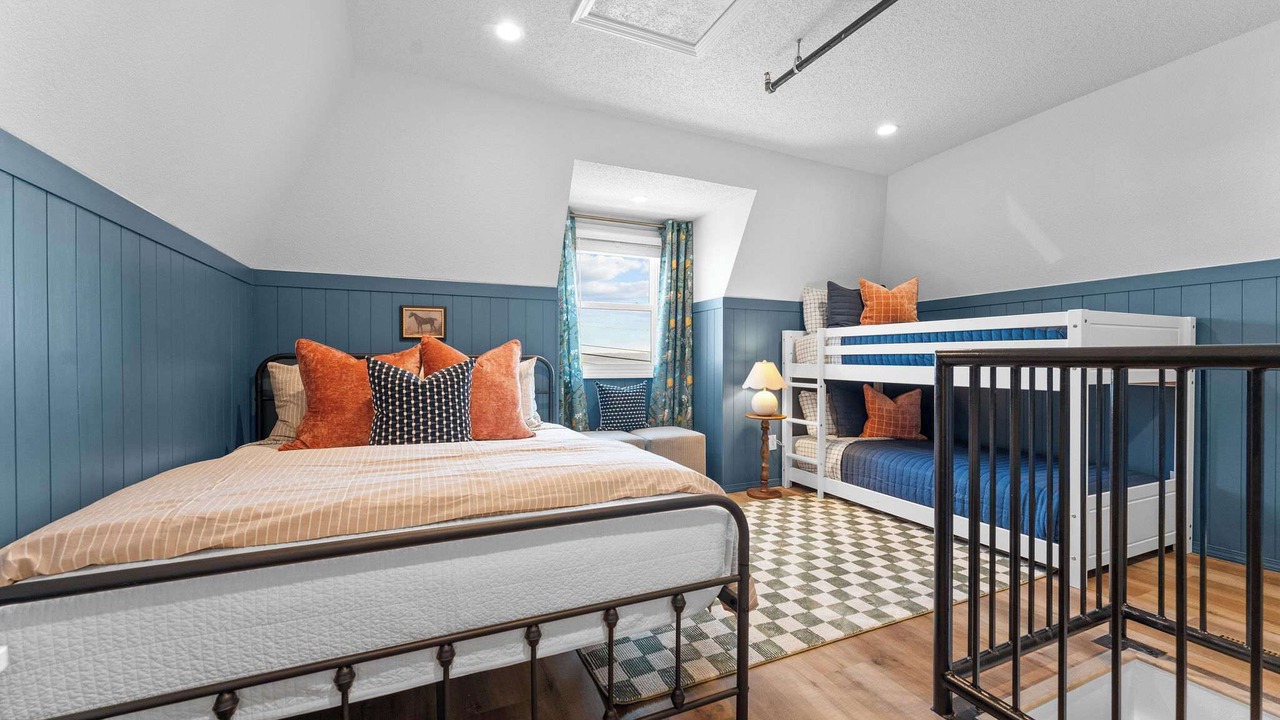 Photo of Bedroom in Branson Theater District