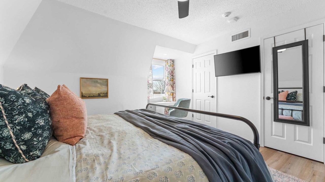 Photo of Bedroom in Branson Theater District